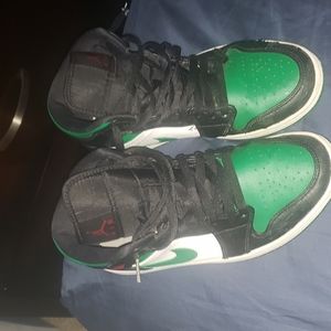 Air Jordan 1 Mid "Green Toe"